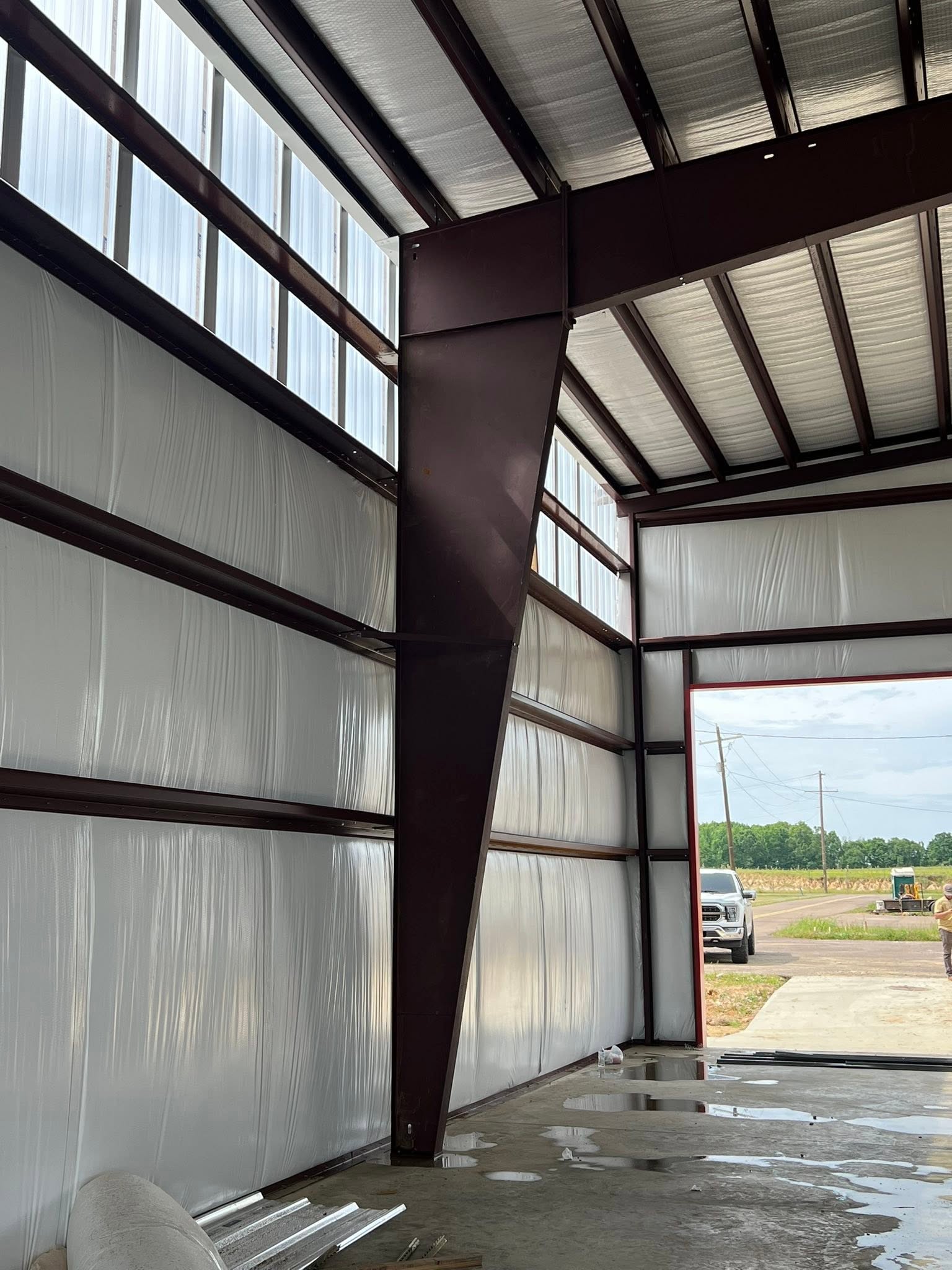 100-foot-wide hangar — Frame Detail